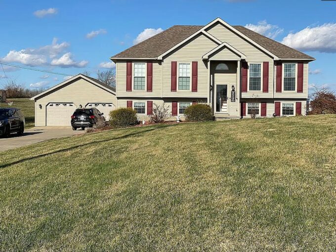 2590 Horan Lane – Springfield (Marion County)