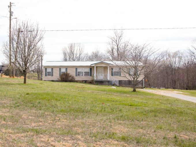 1205 St. Matthews Church Road – Campbellsville (Marion County)